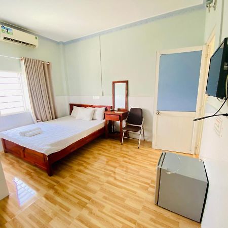 Bed and Breakfast Nha Nghi Y Vy Дуонг-Донг Экстерьер фото