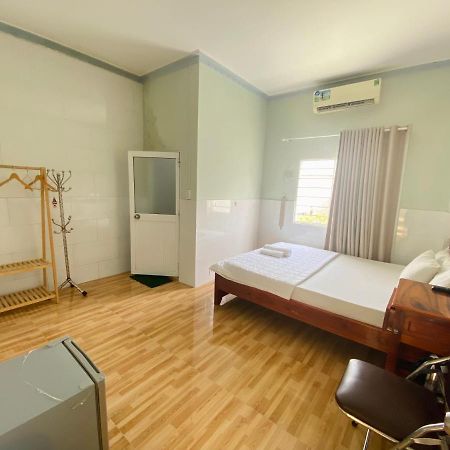 Bed and Breakfast Nha Nghi Y Vy Дуонг-Донг Экстерьер фото